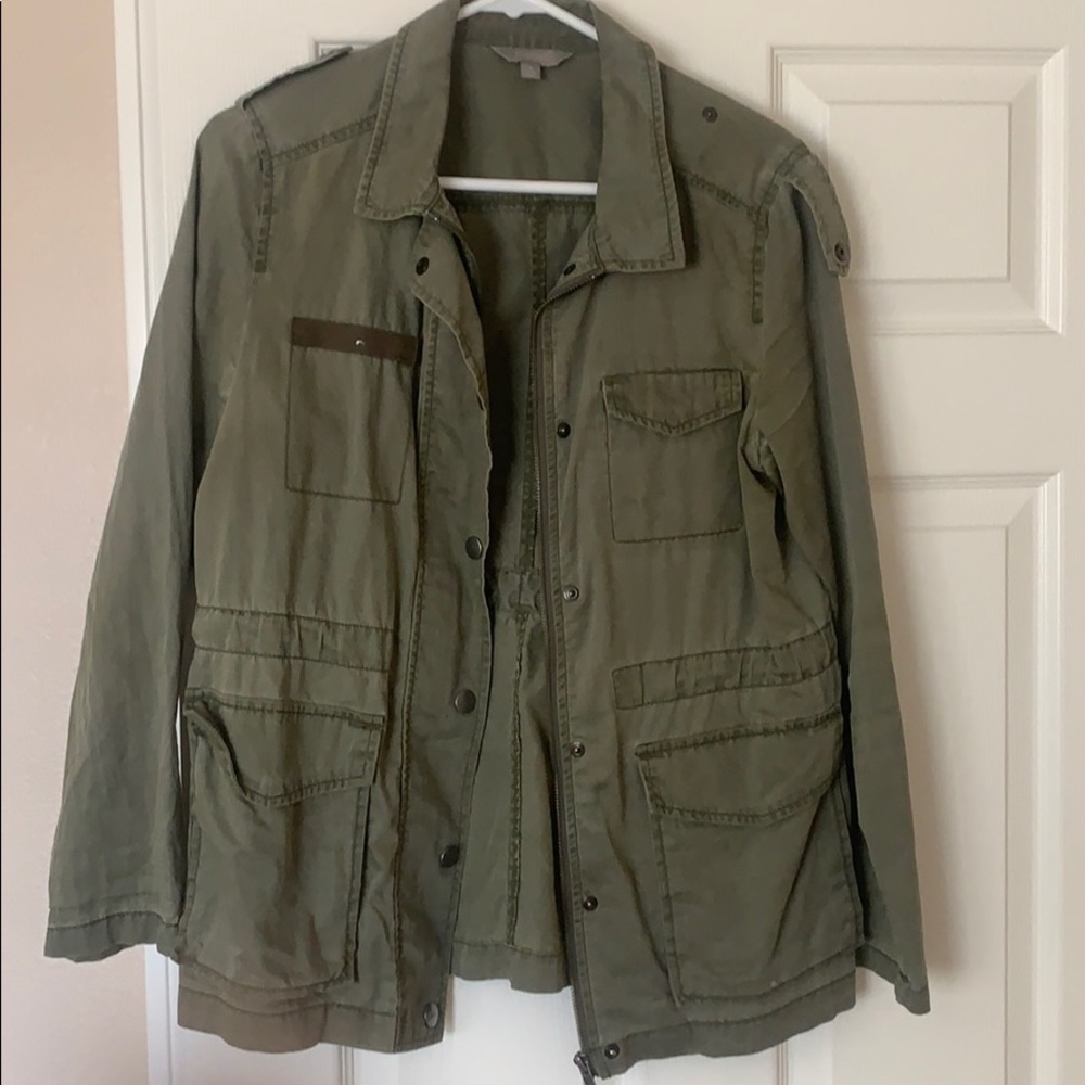 Rubbish green jacket!